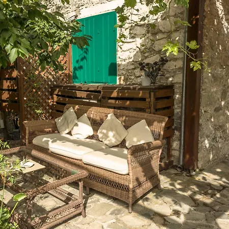 Anastou's Traditional House Hébergement de vacances